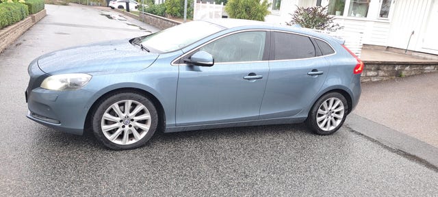 Volvo V40 2013