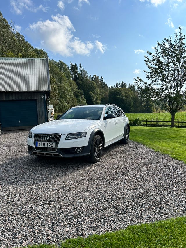 Audi A4 allroad 2011