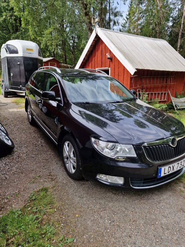 Skoda Superb 2011