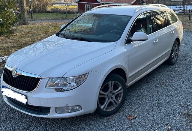 Skoda Superb 2011