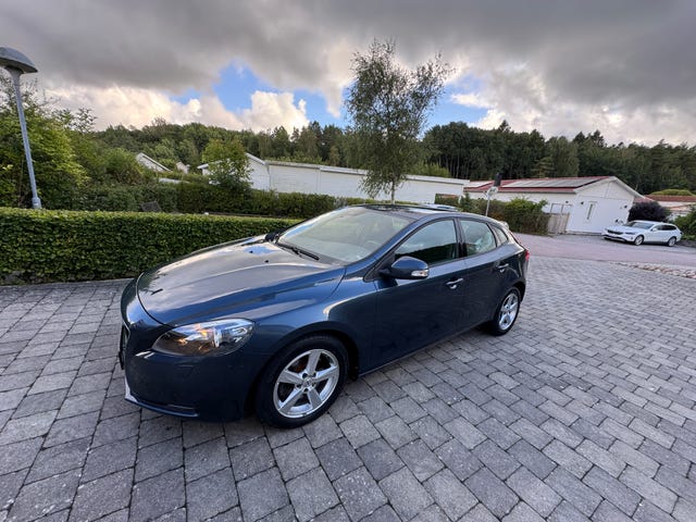 Volvo V40 2018