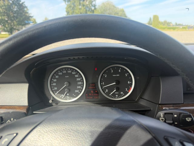 BMW 523i 2005