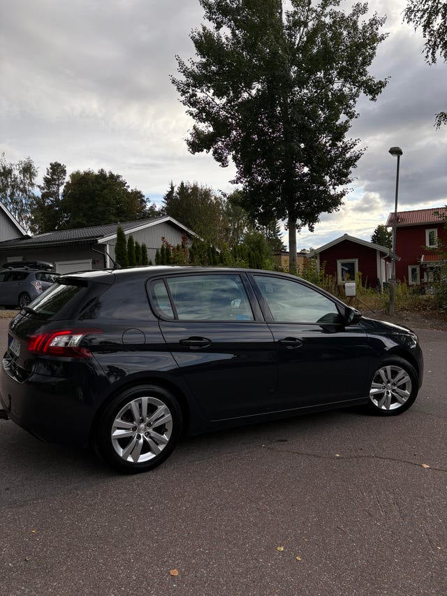 Peugeot 308 2016