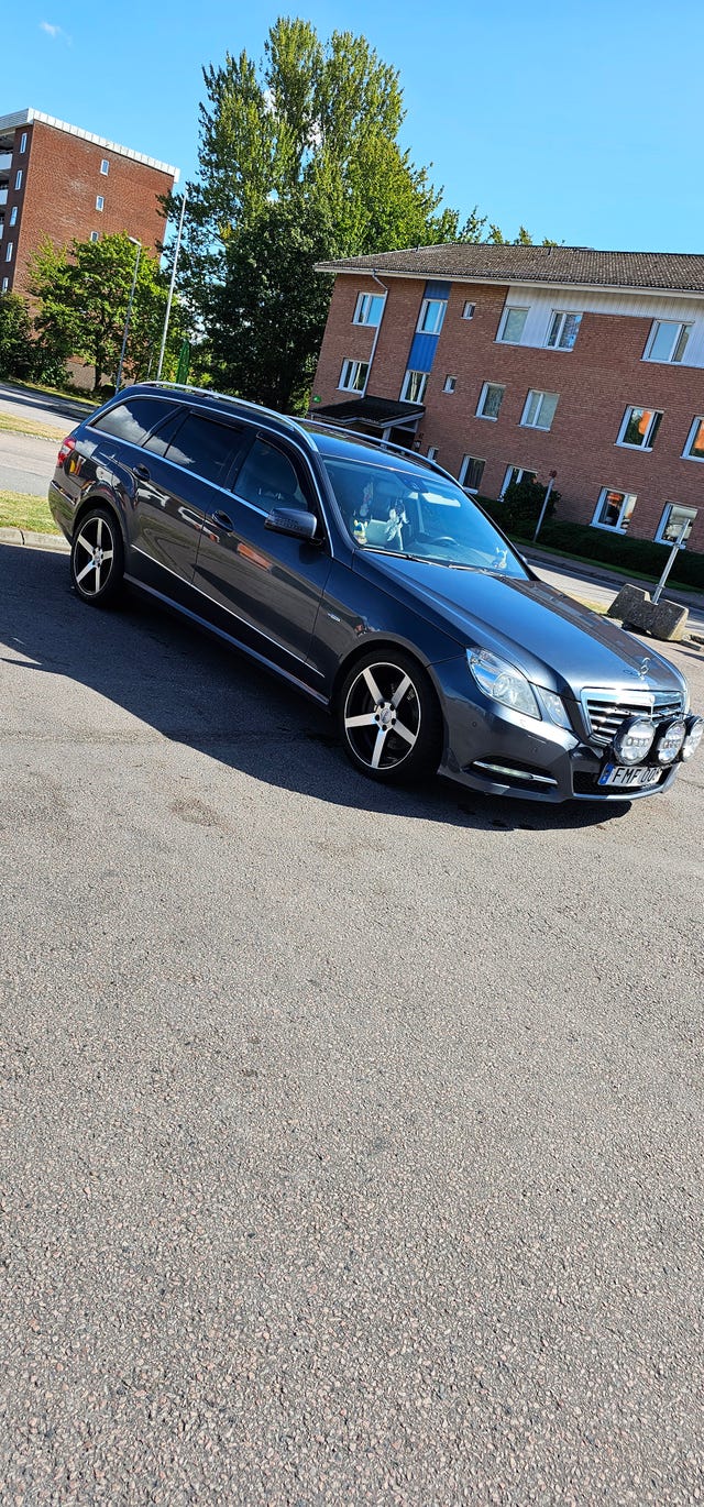Mercedes-Benz E250 2011