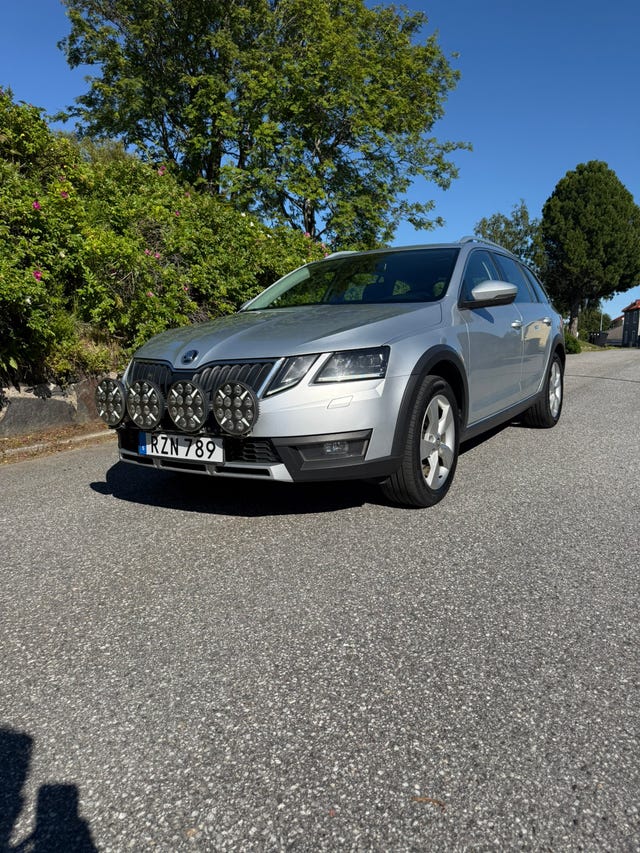 Skoda Octavia Scout 2019