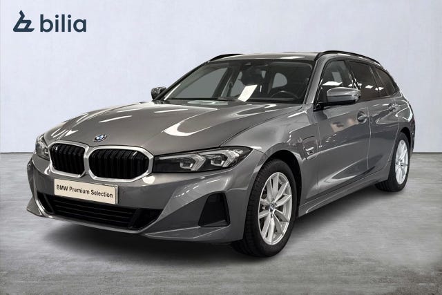 BMW 330e 2023