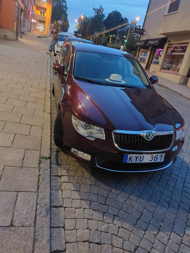 Skoda Superb 2011