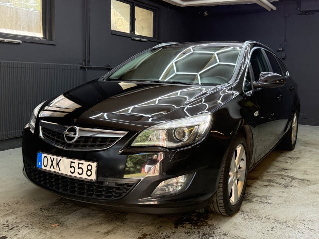 Opel Astra 2011