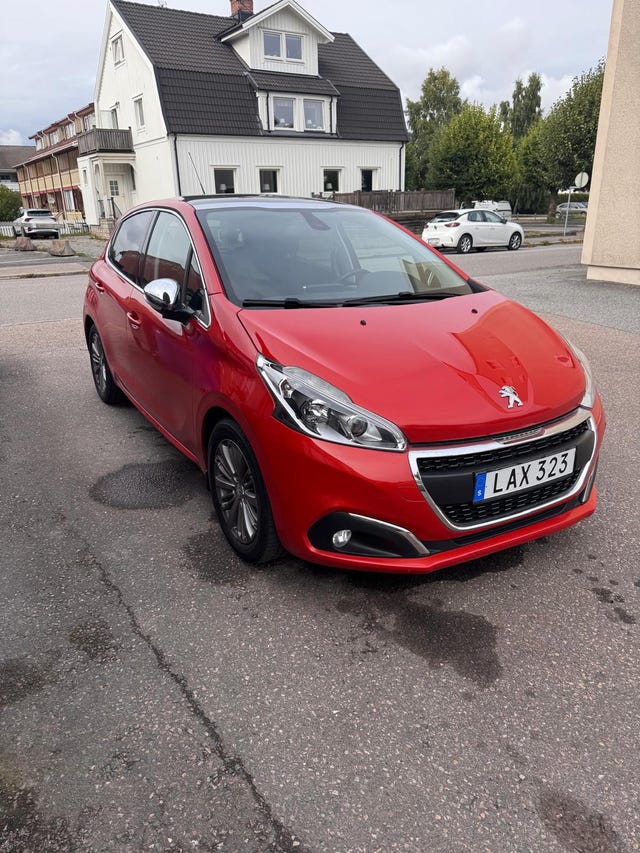 Peugeot 208 2015