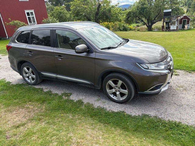 Mitsubishi Outlander 2016