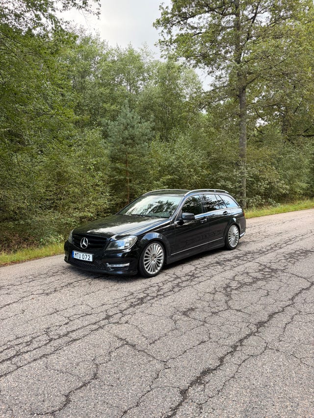 Mercedes-Benz C200 2012