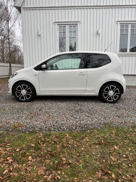 Volkswagen UP! 2012