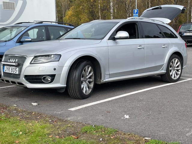 Audi A4 allroad 2011