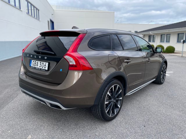 Volvo V60 Cross Country 2016