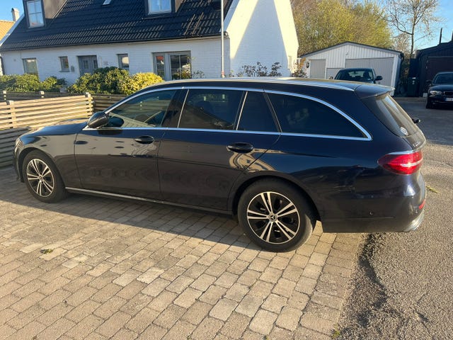 Mercedes-Benz E220 2022