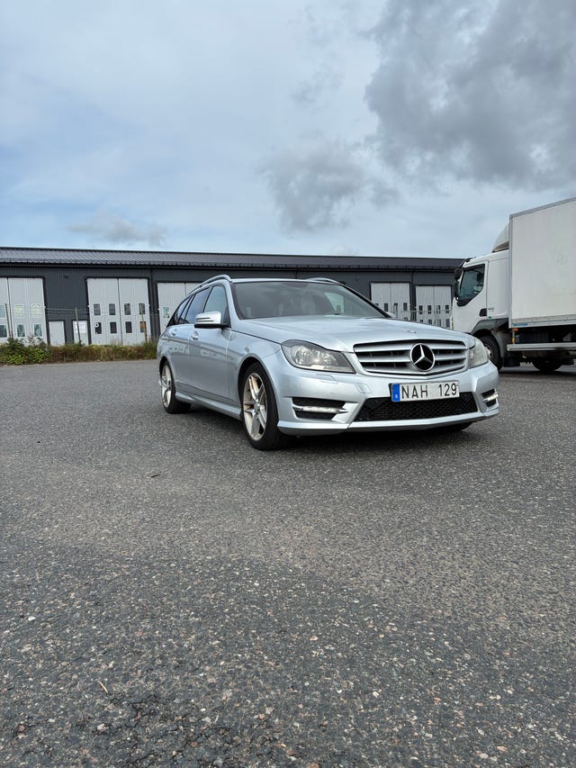 Mercedes-Benz C200 2013