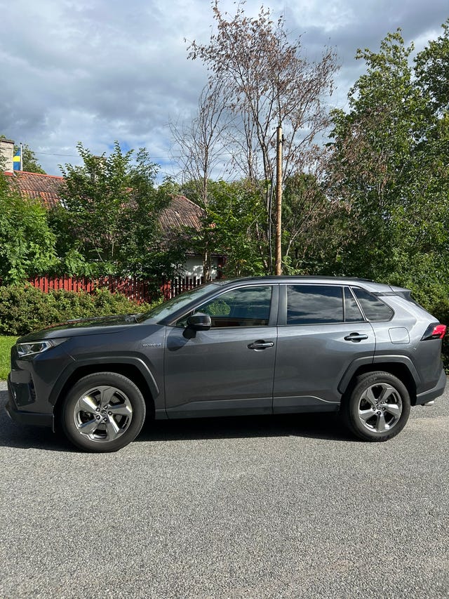 Toyota RAV4 2021 – bild 4
