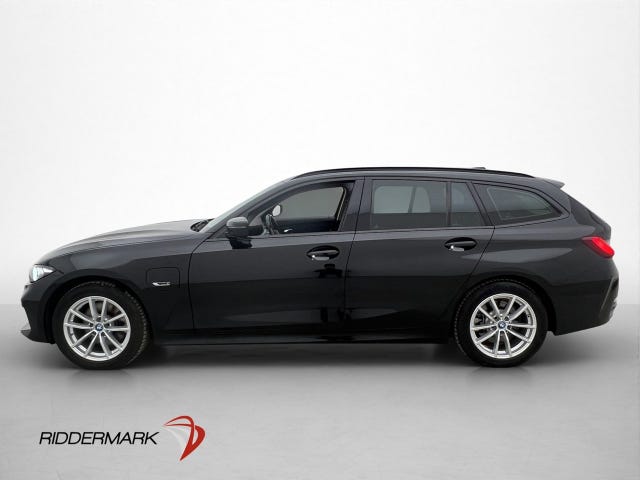 BMW 330e 2023