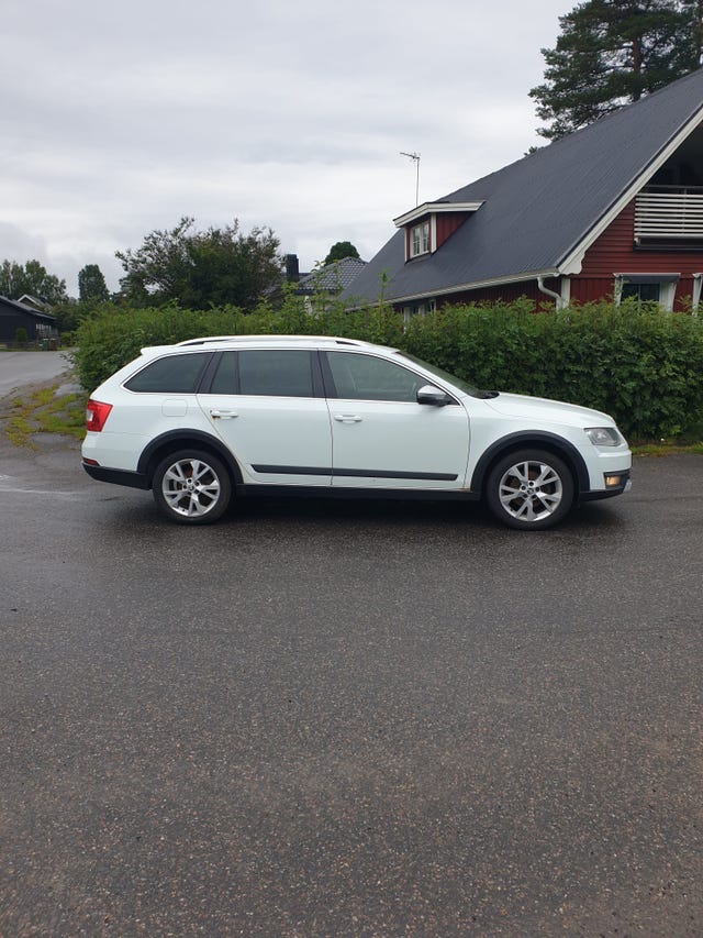 Skoda Octavia Scout 2016