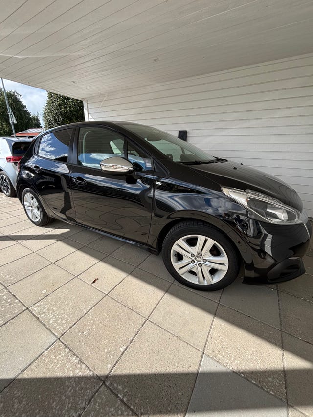 Peugeot 208 2016