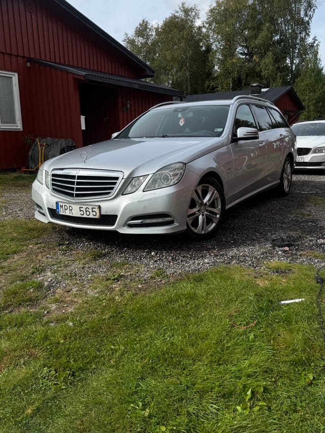 Mercedes-Benz E220 2011