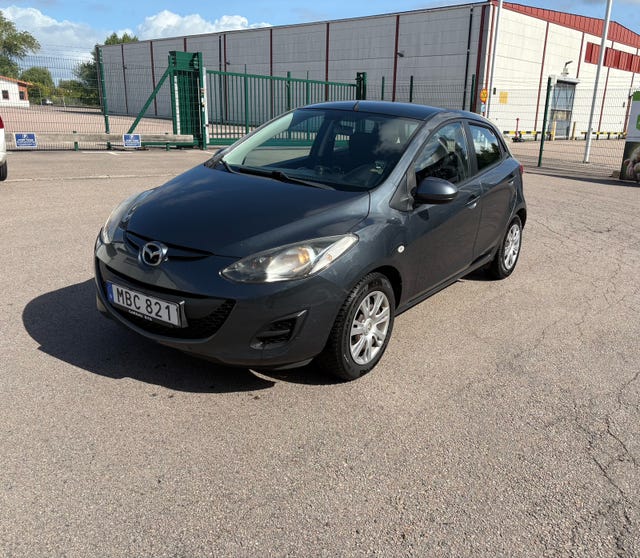 Mazda 2 2011
