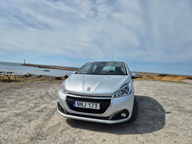 Peugeot 208 2016