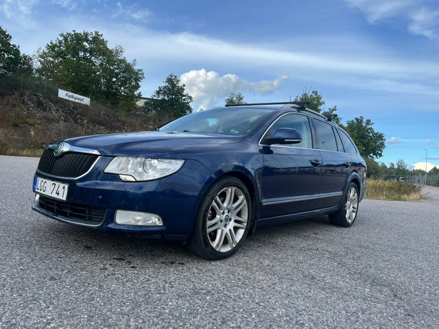 Skoda Superb 2011