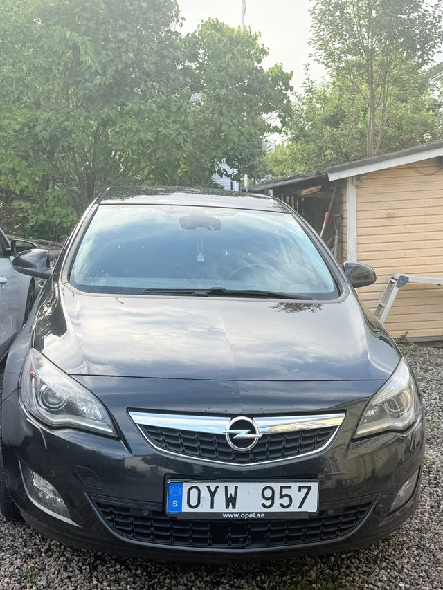 Opel Astra 2012