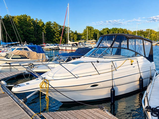 Maxum 2400 SCR