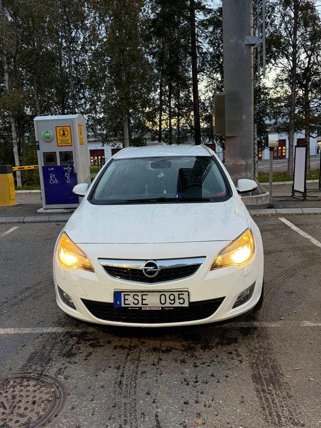 Opel Astra 2011