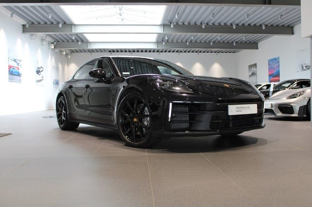 Porsche Panamera 4 2025