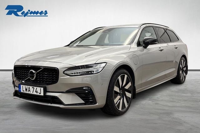 Volvo V90 2025