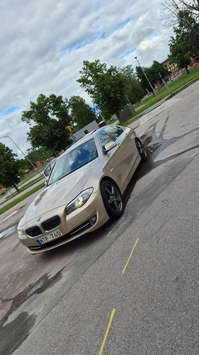 BMW 523i 2011