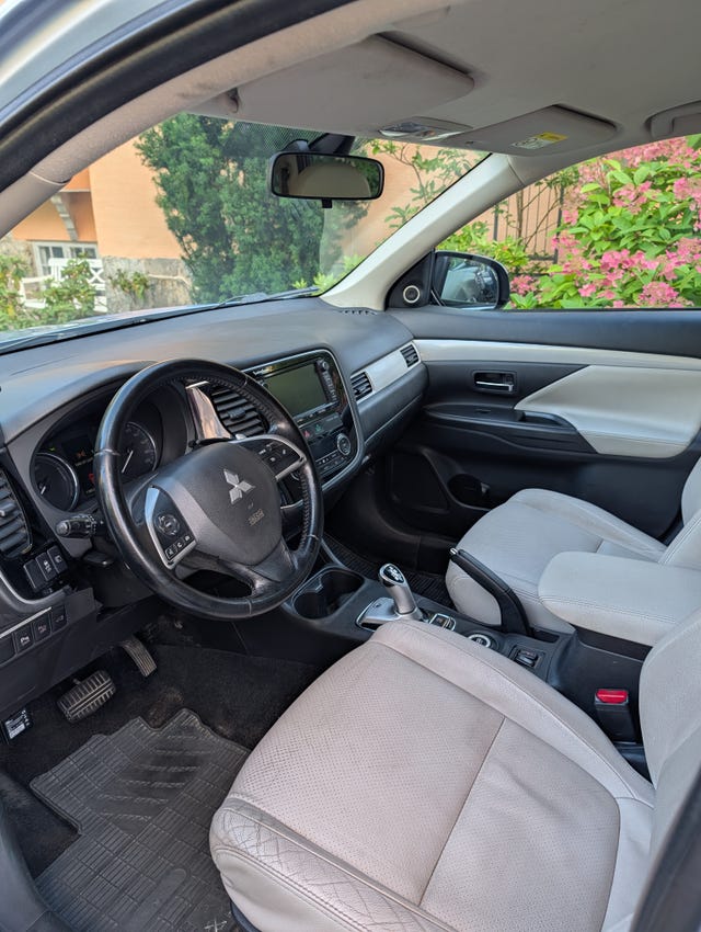 Mitsubishi Outlander 2014