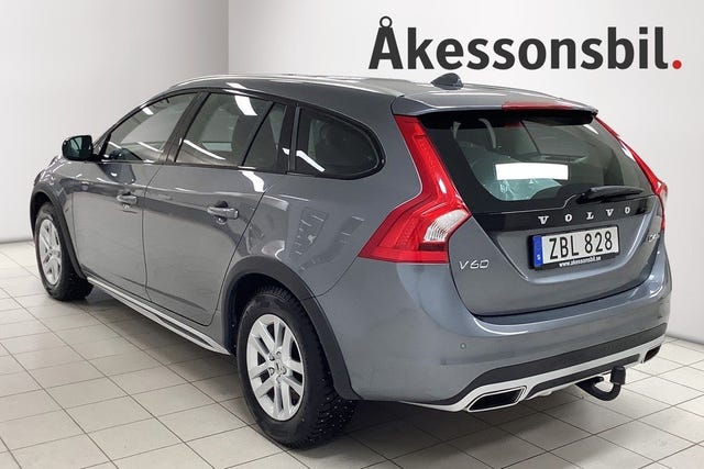 Volvo V60 Cross Country 2017 – bild 4