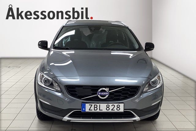 Volvo V60 Cross Country 2017 – bild 2