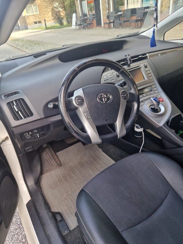 Toyota Prius Plug-in Hybrid 2016