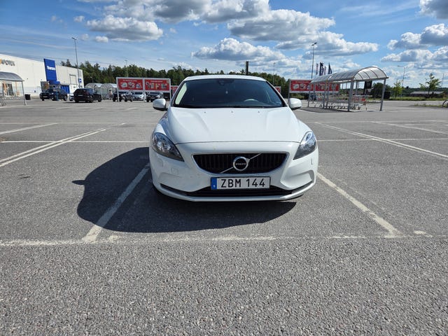 Volvo V40 2018