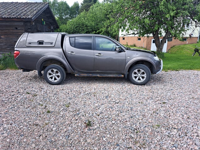 Mitsubishi L200 2011