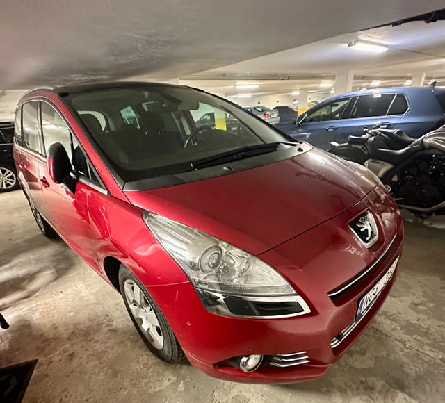 Peugeot 5008 2012