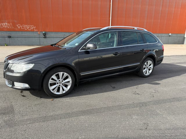 Skoda Superb 2012