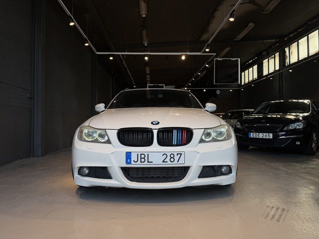 BMW 320d 2011 – bild 2