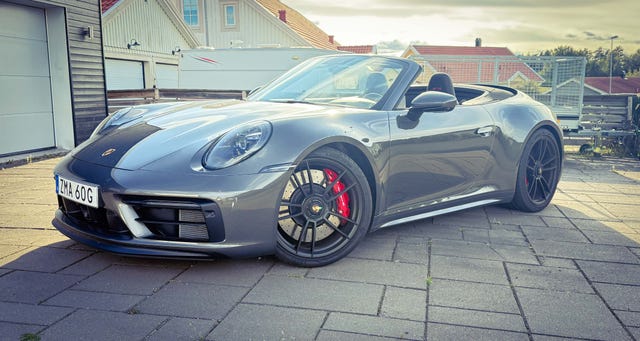 Porsche 911 Carrera 4 GTS 2023