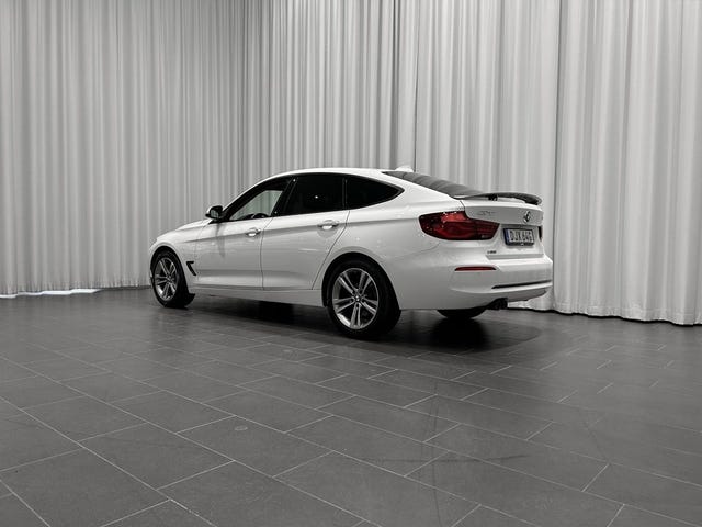 BMW 320 2019 – bild 3