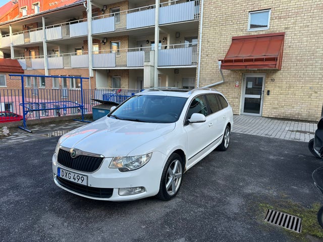 Skoda Superb 2012