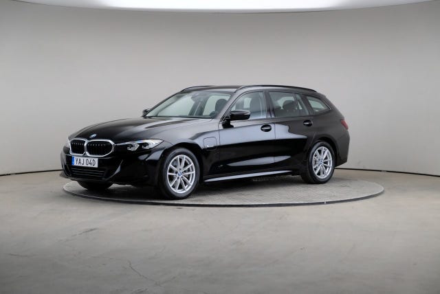 BMW 330e 2023