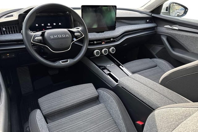 Skoda Superb 2025 – bild 3