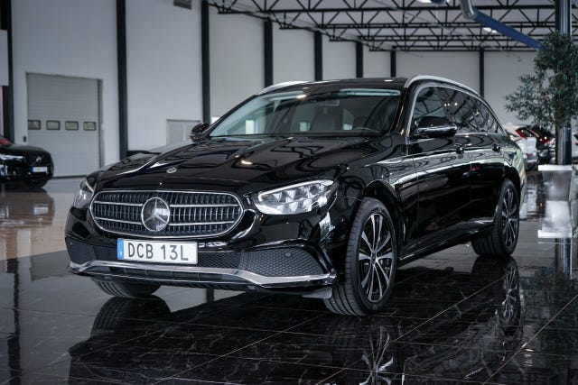 Mercedes-Benz E300 2023