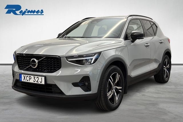 Volvo XC40 2025